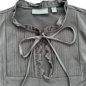 7th Avenue Black sleeveless Blouse with Lace Detail and tie